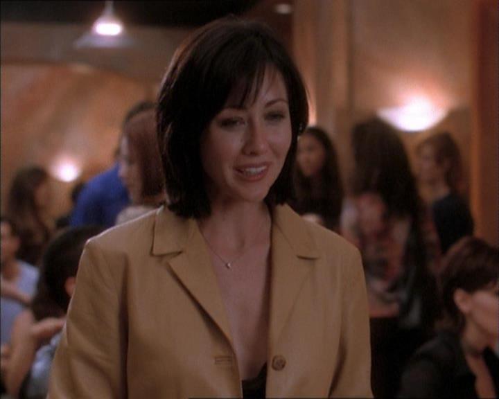 Charmed-Online_dot_net-1x02IveGotYouUnderMySkin1282.jpg Charmed-Online_dot_net-1x02IveGotYouUnderMySkin1282.jpg