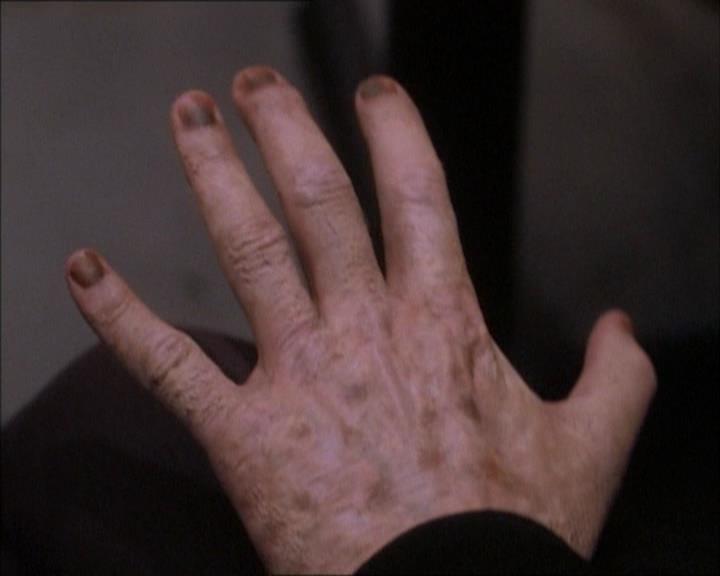 Charmed-Online_dot_net-1x02IveGotYouUnderMySkin1290.jpg Charmed-Online_dot_net-1x02IveGotYouUnderMySkin1290.jpg