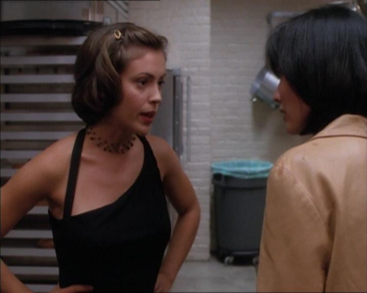 Charmed-Online_dot_net-1x02IveGotYouUnderMySkin1301.jpg Charmed-Online_dot_net-1x02IveGotYouUnderMySkin1301.jpg