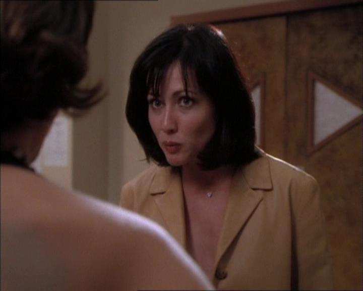 Charmed-Online_dot_net-1x02IveGotYouUnderMySkin1322.jpg Charmed-Online_dot_net-1x02IveGotYouUnderMySkin1322.jpg