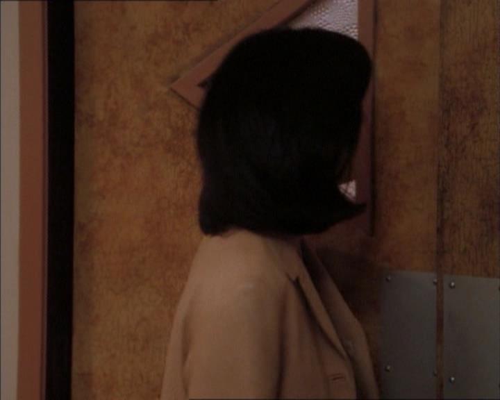 Charmed-Online_dot_net-1x02IveGotYouUnderMySkin1365.jpg Charmed-Online_dot_net-1x02IveGotYouUnderMySkin1365.jpg