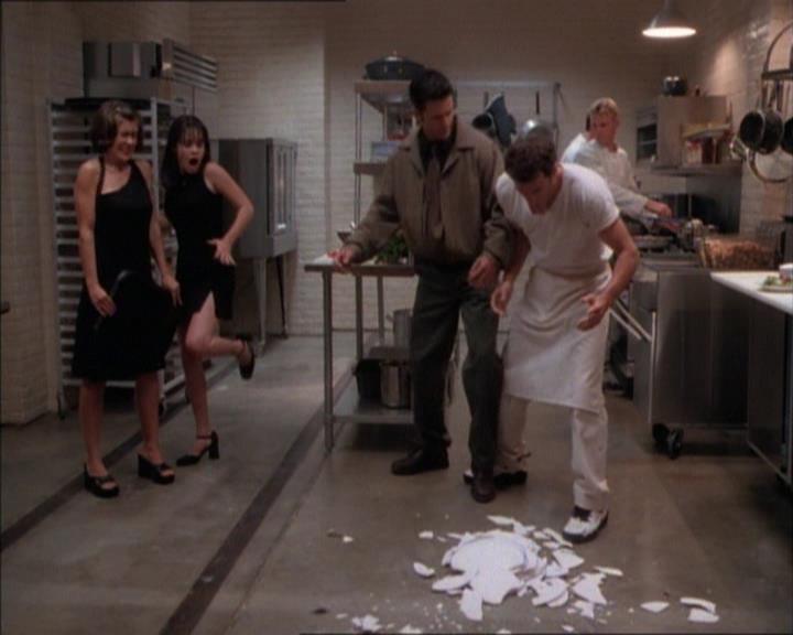 Charmed-Online_dot_net-1x02IveGotYouUnderMySkin1385.jpg Charmed-Online_dot_net-1x02IveGotYouUnderMySkin1385.jpg