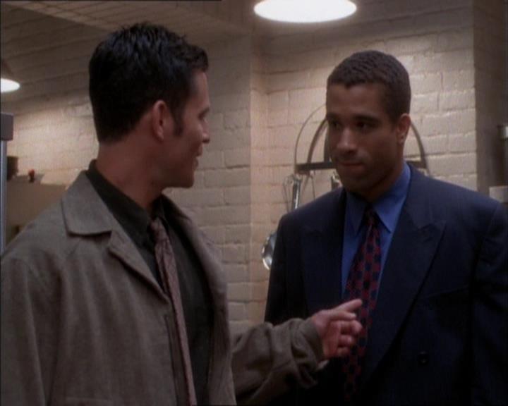 Charmed-Online_dot_net-1x02IveGotYouUnderMySkin1390.jpg Charmed-Online_dot_net-1x02IveGotYouUnderMySkin1390.jpg