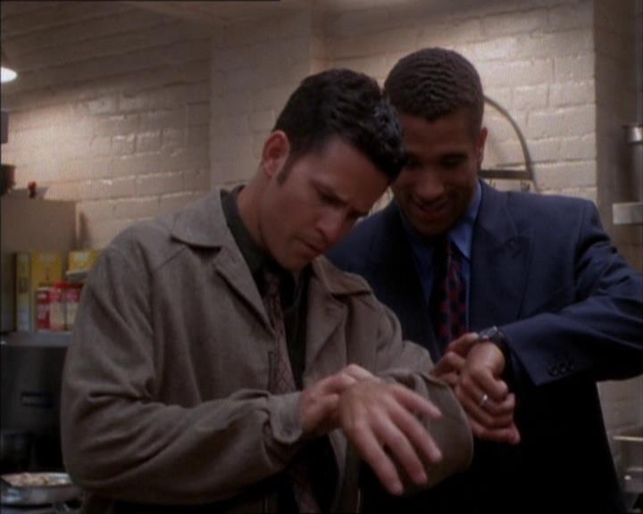 Charmed-Online_dot_net-1x02IveGotYouUnderMySkin1394.jpg Charmed-Online_dot_net-1x02IveGotYouUnderMySkin1394.jpg