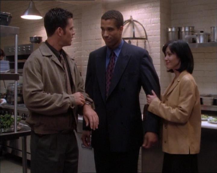 Charmed-Online_dot_net-1x02IveGotYouUnderMySkin1402.jpg Charmed-Online_dot_net-1x02IveGotYouUnderMySkin1402.jpg