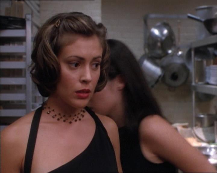 Charmed-Online_dot_net-1x02IveGotYouUnderMySkin1409.jpg Charmed-Online_dot_net-1x02IveGotYouUnderMySkin1409.jpg