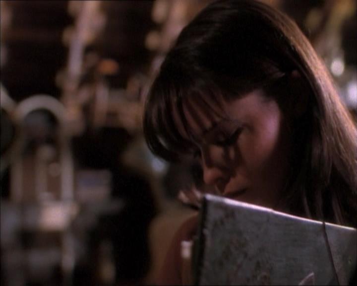 Charmed-Online_dot_net-1x02IveGotYouUnderMySkin1437.jpg Charmed-Online_dot_net-1x02IveGotYouUnderMySkin1437.jpg