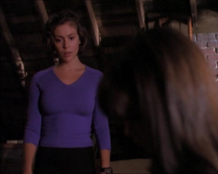 Charmed-Online_dot_net-1x02IveGotYouUnderMySkin1450.jpg Charmed-Online_dot_net-1x02IveGotYouUnderMySkin1450.jpg