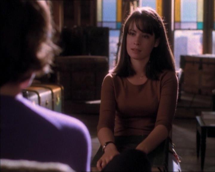 Charmed-Online_dot_net-1x02IveGotYouUnderMySkin1465.jpg