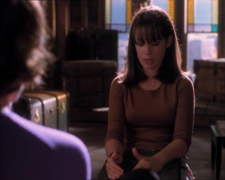 Charmed-Online_dot_net-1x02IveGotYouUnderMySkin1479.jpg Charmed-Online_dot_net-1x02IveGotYouUnderMySkin1479.jpg