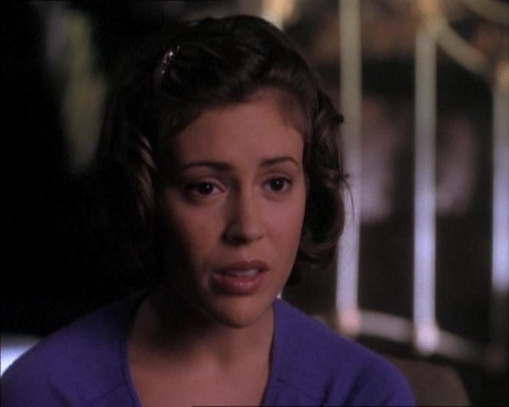 Charmed-Online_dot_net-1x02IveGotYouUnderMySkin1548.jpg