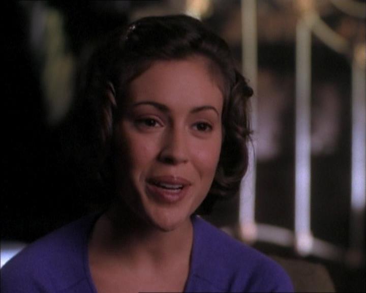 Charmed-Online_dot_net-1x02IveGotYouUnderMySkin1553.jpg