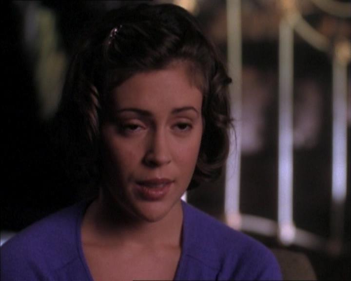 Charmed-Online_dot_net-1x02IveGotYouUnderMySkin1563.jpg
