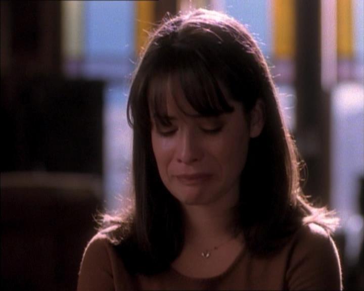 Charmed-Online_dot_net-1x02IveGotYouUnderMySkin1582.jpg Charmed-Online_dot_net-1x02IveGotYouUnderMySkin1582.jpg