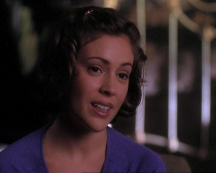 Charmed-Online_dot_net-1x02IveGotYouUnderMySkin1583.jpg