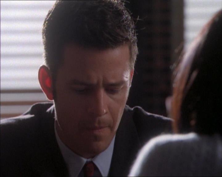 Charmed-Online_dot_net-1x02IveGotYouUnderMySkin1668.jpg Charmed-Online_dot_net-1x02IveGotYouUnderMySkin1668.jpg