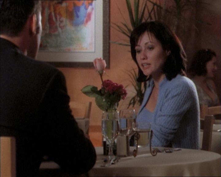 Charmed-Online_dot_net-1x02IveGotYouUnderMySkin1726.jpg