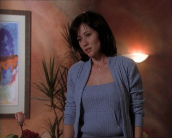 Charmed-Online_dot_net-1x02IveGotYouUnderMySkin1731.jpg Charmed-Online_dot_net-1x02IveGotYouUnderMySkin1731.jpg