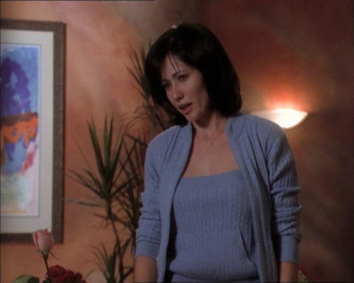 Charmed-Online_dot_net-1x02IveGotYouUnderMySkin1733.jpg Charmed-Online_dot_net-1x02IveGotYouUnderMySkin1733.jpg