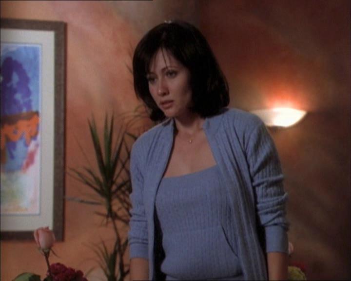 Charmed-Online_dot_net-1x02IveGotYouUnderMySkin1736.jpg Charmed-Online_dot_net-1x02IveGotYouUnderMySkin1736.jpg