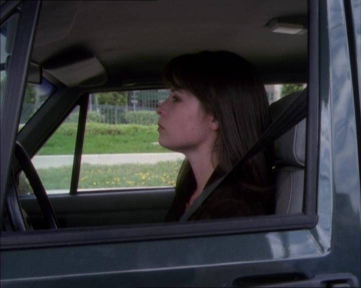 Charmed-Online_dot_net-1x02IveGotYouUnderMySkin1743.jpg Charmed-Online_dot_net-1x02IveGotYouUnderMySkin1743.jpg