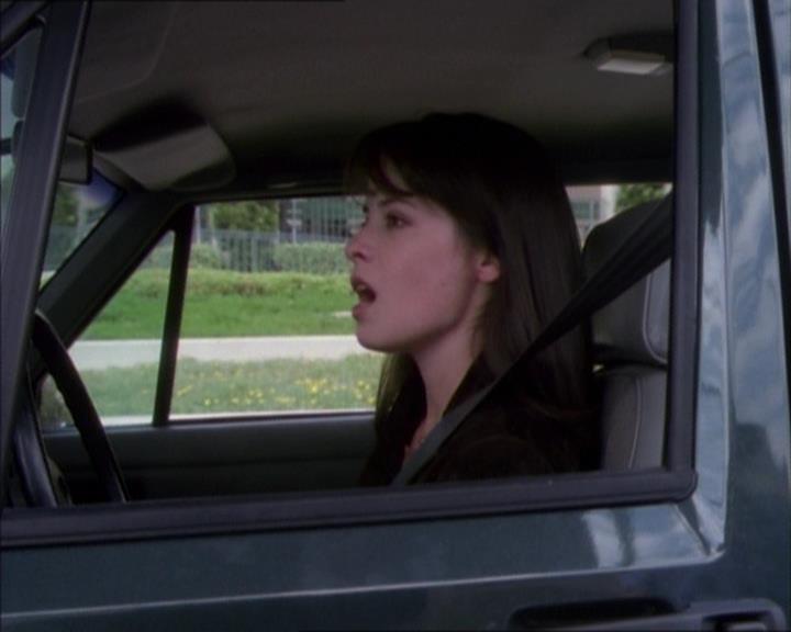 Charmed-Online_dot_net-1x02IveGotYouUnderMySkin1744.jpg Charmed-Online_dot_net-1x02IveGotYouUnderMySkin1744.jpg