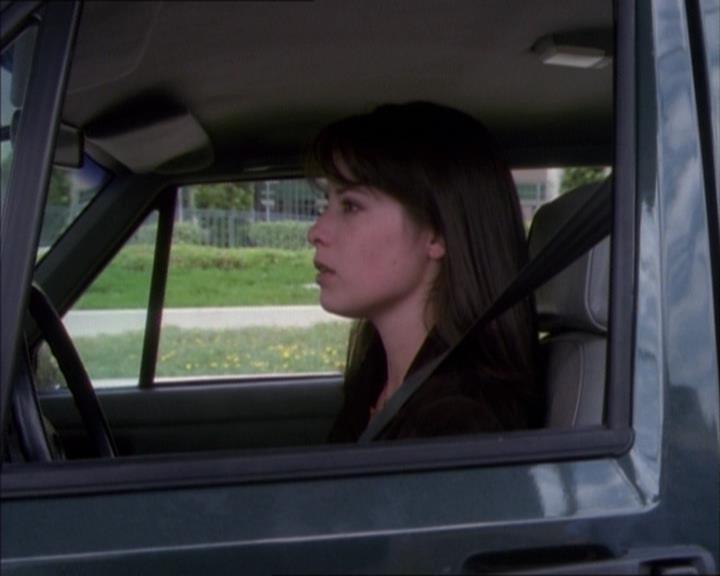 Charmed-Online_dot_net-1x02IveGotYouUnderMySkin1745.jpg Charmed-Online_dot_net-1x02IveGotYouUnderMySkin1745.jpg