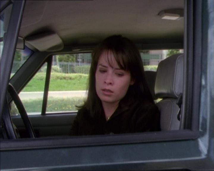 Charmed-Online_dot_net-1x02IveGotYouUnderMySkin1753.jpg Charmed-Online_dot_net-1x02IveGotYouUnderMySkin1753.jpg