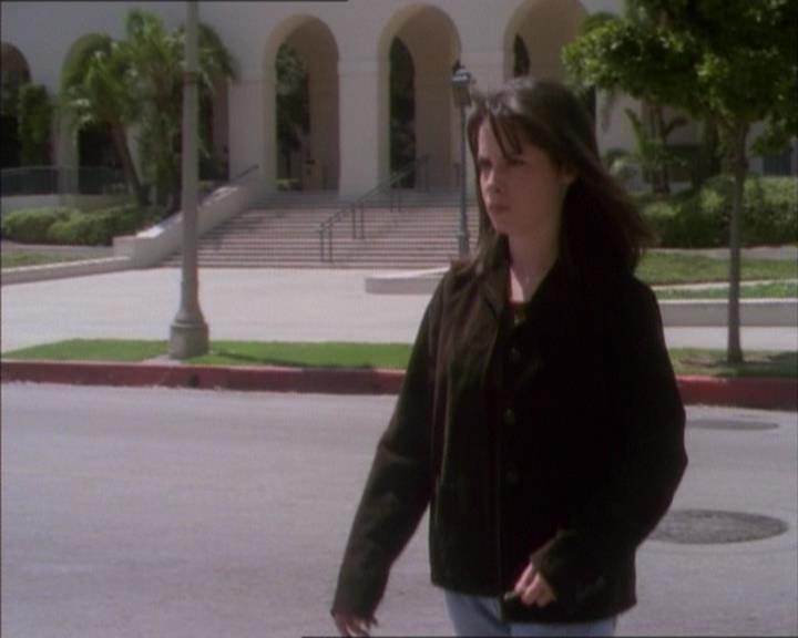 Charmed-Online_dot_net-1x02IveGotYouUnderMySkin1765.jpg Charmed-Online_dot_net-1x02IveGotYouUnderMySkin1765.jpg