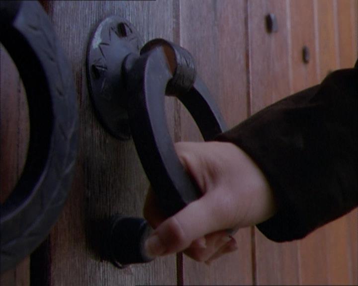 Charmed-Online_dot_net-1x02IveGotYouUnderMySkin1783.jpg Charmed-Online_dot_net-1x02IveGotYouUnderMySkin1783.jpg