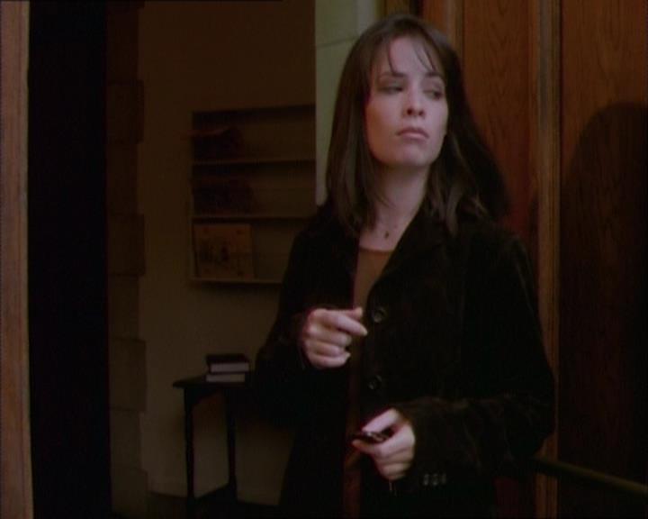 Charmed-Online_dot_net-1x02IveGotYouUnderMySkin1794.jpg Charmed-Online_dot_net-1x02IveGotYouUnderMySkin1794.jpg