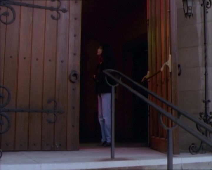 Charmed-Online_dot_net-1x02IveGotYouUnderMySkin1801.jpg Charmed-Online_dot_net-1x02IveGotYouUnderMySkin1801.jpg