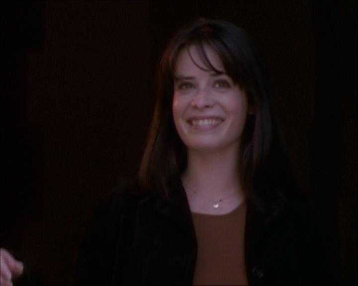 Charmed-Online_dot_net-1x02IveGotYouUnderMySkin1805.jpg Charmed-Online_dot_net-1x02IveGotYouUnderMySkin1805.jpg