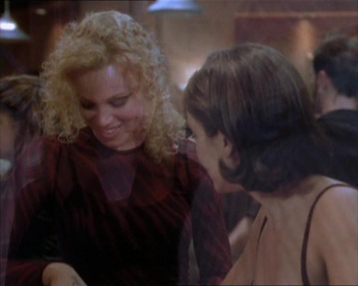 Charmed-Online_dot_net-1x02IveGotYouUnderMySkin1823.jpg Charmed-Online_dot_net-1x02IveGotYouUnderMySkin1823.jpg