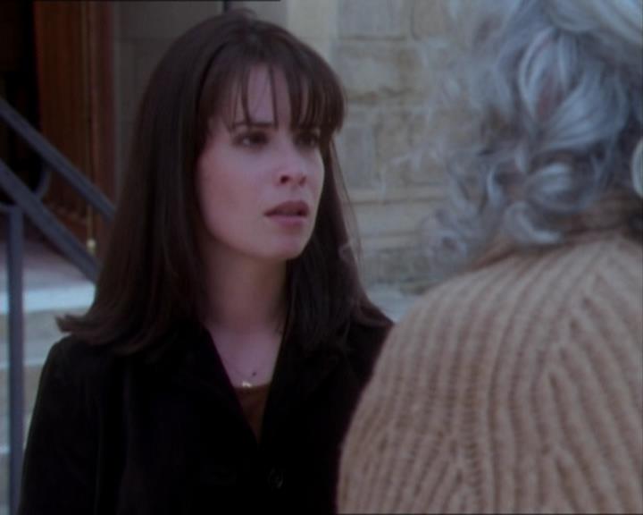 Charmed-Online_dot_net-1x02IveGotYouUnderMySkin1827.jpg Charmed-Online_dot_net-1x02IveGotYouUnderMySkin1827.jpg