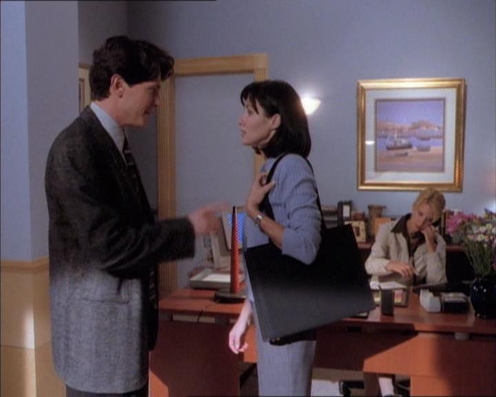Charmed-Online_dot_net-1x02IveGotYouUnderMySkin1843.jpg
