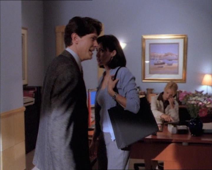 Charmed-Online_dot_net-1x02IveGotYouUnderMySkin1844.jpg Charmed-Online_dot_net-1x02IveGotYouUnderMySkin1844.jpg