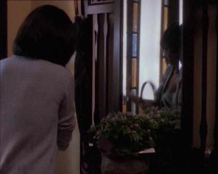 Charmed-Online_dot_net-1x02IveGotYouUnderMySkin1943.jpg Charmed-Online_dot_net-1x02IveGotYouUnderMySkin1943.jpg