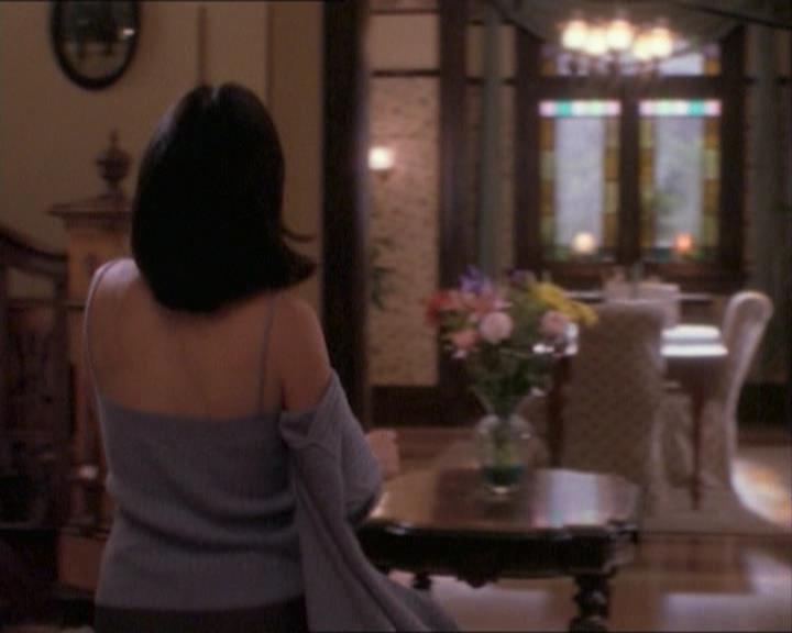 Charmed-Online_dot_net-1x02IveGotYouUnderMySkin1947.jpg Charmed-Online_dot_net-1x02IveGotYouUnderMySkin1947.jpg