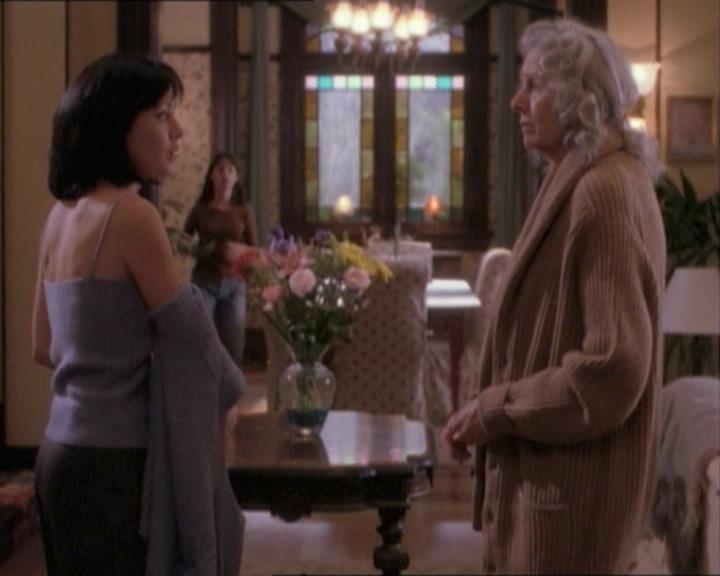 Charmed-Online_dot_net-1x02IveGotYouUnderMySkin1949.jpg Charmed-Online_dot_net-1x02IveGotYouUnderMySkin1949.jpg