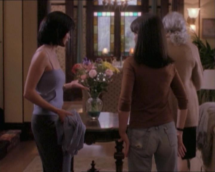 Charmed-Online_dot_net-1x02IveGotYouUnderMySkin1959.jpg Charmed-Online_dot_net-1x02IveGotYouUnderMySkin1959.jpg