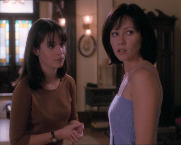 Charmed-Online_dot_net-1x02IveGotYouUnderMySkin1985.jpg Charmed-Online_dot_net-1x02IveGotYouUnderMySkin1985.jpg