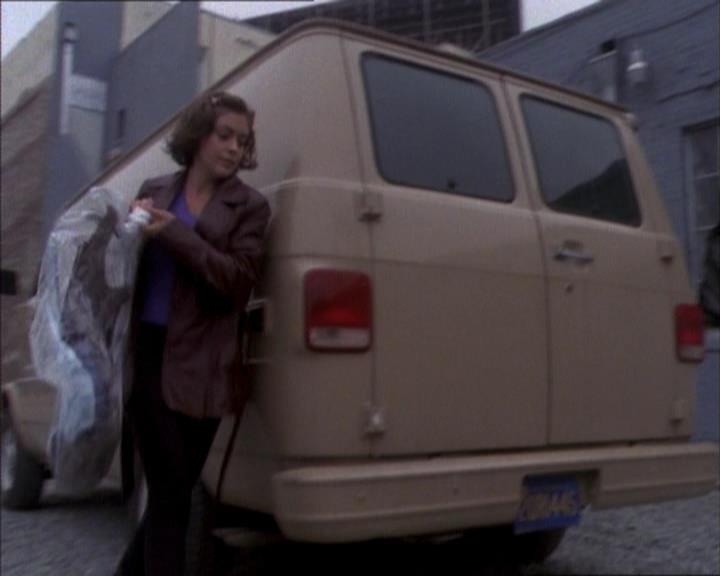 Charmed-Online_dot_net-1x02IveGotYouUnderMySkin1996.jpg Charmed-Online_dot_net-1x02IveGotYouUnderMySkin1996.jpg