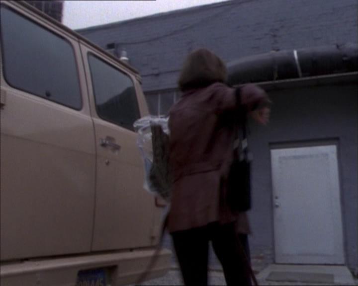 Charmed-Online_dot_net-1x02IveGotYouUnderMySkin1997.jpg Charmed-Online_dot_net-1x02IveGotYouUnderMySkin1997.jpg