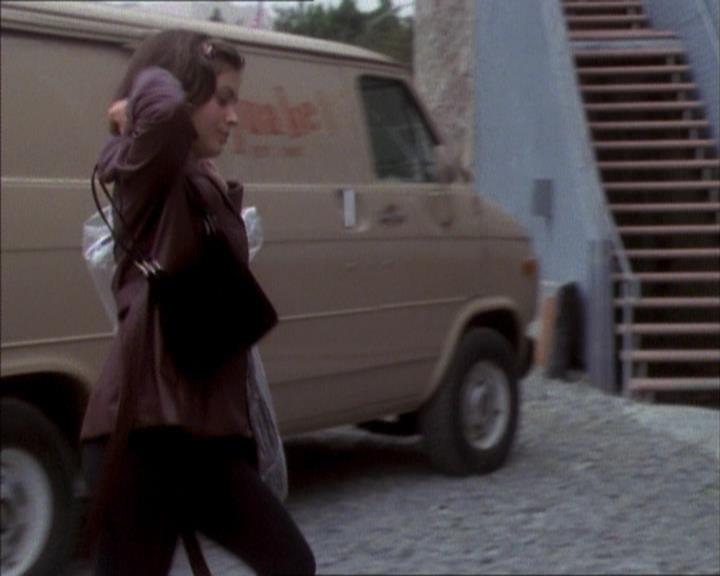 Charmed-Online_dot_net-1x02IveGotYouUnderMySkin1998.jpg Charmed-Online_dot_net-1x02IveGotYouUnderMySkin1998.jpg