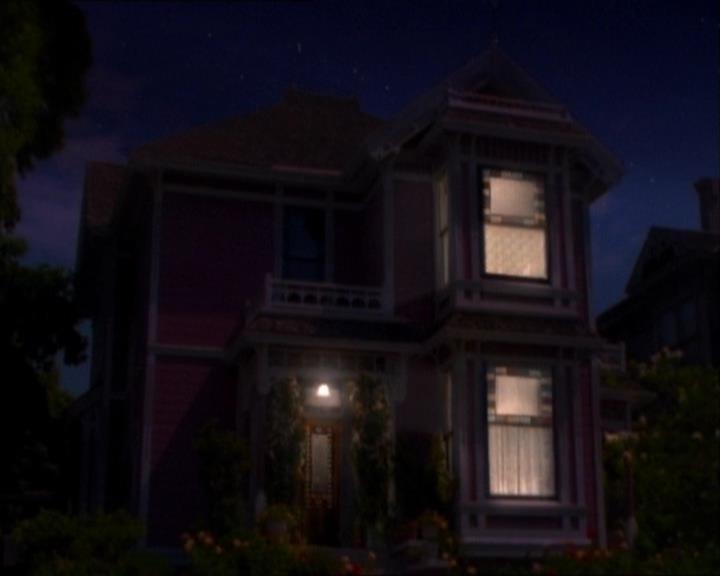 Charmed-Online_dot_net-1x02IveGotYouUnderMySkin2026.jpg Charmed-Online_dot_net-1x02IveGotYouUnderMySkin2026.jpg