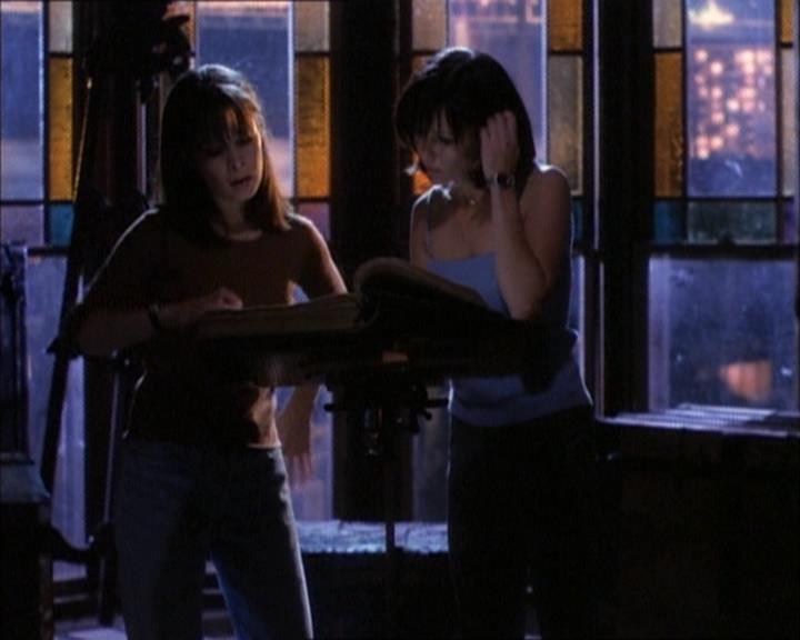 Charmed-Online_dot_net-1x02IveGotYouUnderMySkin2034.jpg Charmed-Online_dot_net-1x02IveGotYouUnderMySkin2034.jpg