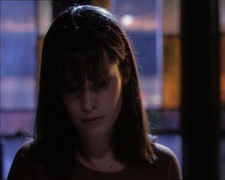 Charmed-Online_dot_net-1x02IveGotYouUnderMySkin2052.jpg Charmed-Online_dot_net-1x02IveGotYouUnderMySkin2052.jpg