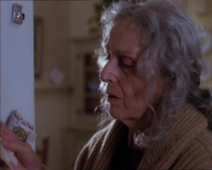 Charmed-Online_dot_net-1x02IveGotYouUnderMySkin2065.jpg Charmed-Online_dot_net-1x02IveGotYouUnderMySkin2065.jpg