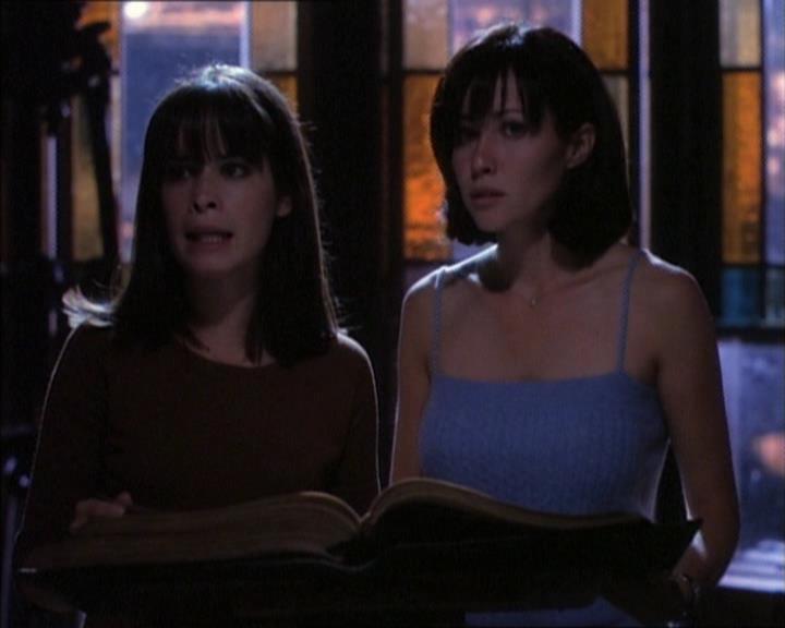 Charmed-Online_dot_net-1x02IveGotYouUnderMySkin2072.jpg Charmed-Online_dot_net-1x02IveGotYouUnderMySkin2072.jpg